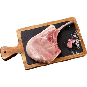 Tomahawk De Porco Fatiado No Balcão Continente