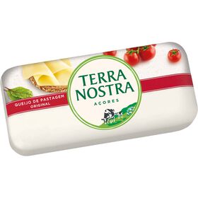 Queijo Flamengo Fatiado No Balcão Terra Nostra